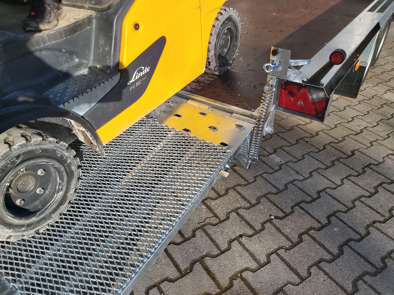 Martz Maschinentransporter BUILDER XL Bau-3 3500/3 400x180x30cm Auffahrklappe Tridem (XL) 3500kg - 工程机械拖车:图3 Martz Maschinentransporter BUILDER XL Bau-3 3500/3 400x180x30cm Auffahrklappe Tridem (XL) 3500kg - 工程机械拖车:图3