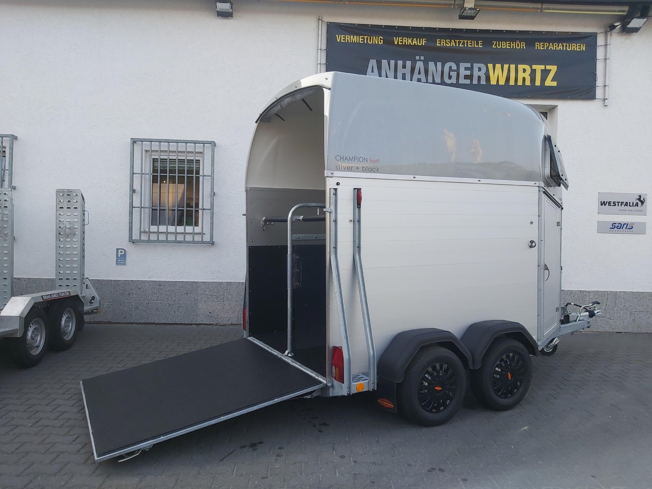 马拖车 Pferdeanhänger Böckmann Champion Esprit C silver black Sattelkammer Trittschutz 2400kg preorder 24：图6