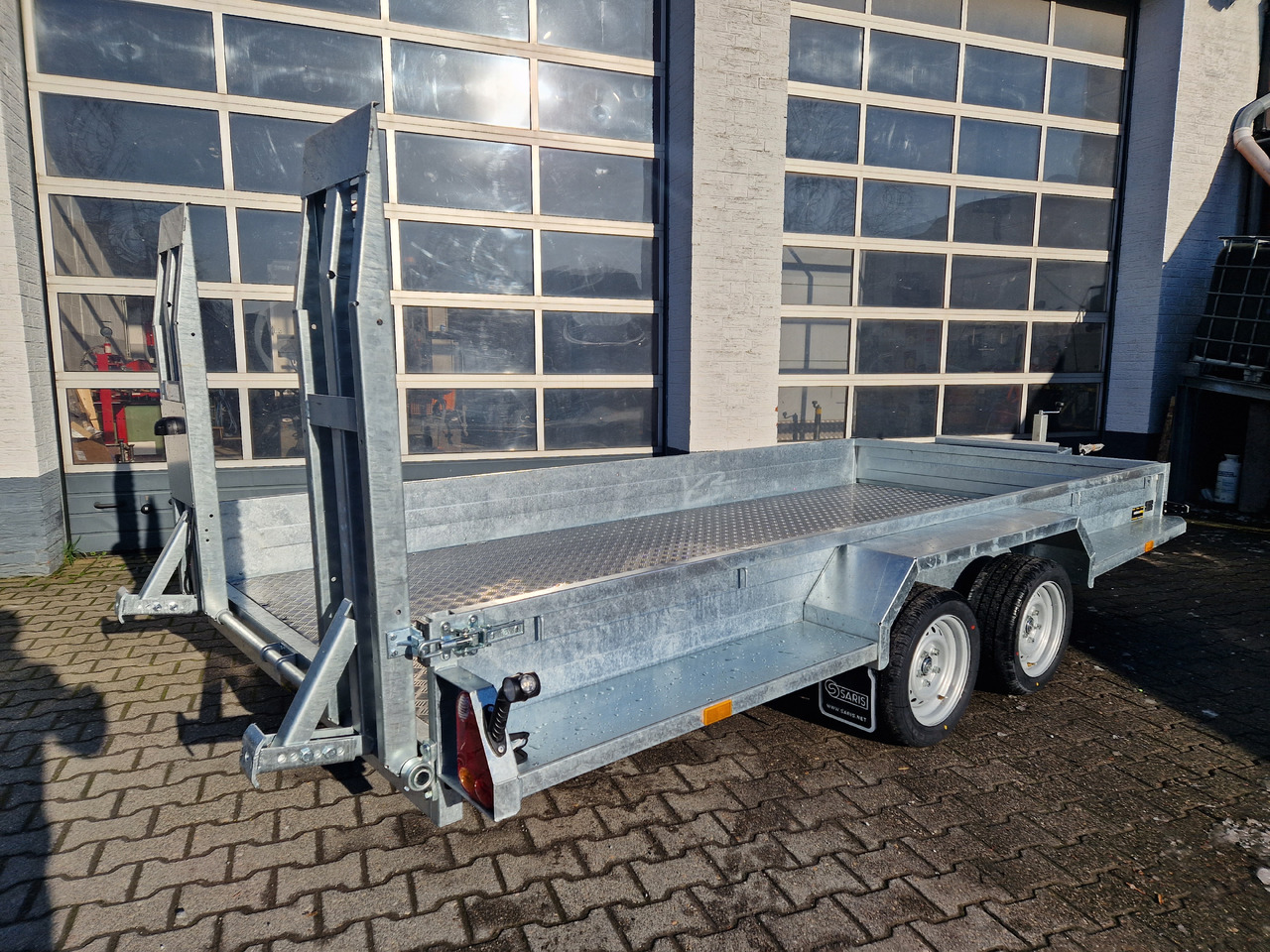 Saris Magnum MAXX 3500 406x182x30cm force one Rampen Schaufelablage 100km/H 3500kg Januar Aktion - 工程机械拖车:图2 Saris Magnum MAXX 3500 406x182x30cm force one Rampen Schaufelablage 100km/H 3500kg Januar Aktion - 工程机械拖车:图2
