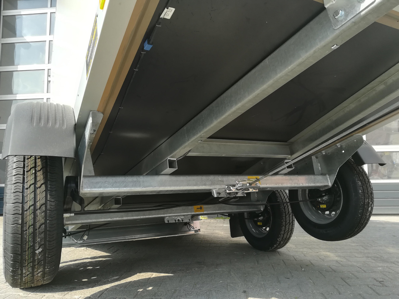 封闭厢式拖车 WM Meyer Koffer AZ 2730/151 S30 301x151x185cm (M) 2700kg Januar Aktion:图7 封闭厢式拖车 WM Meyer Koffer AZ 2730/151 S30 301x151x185cm (M) 2700kg Januar Aktion:图7