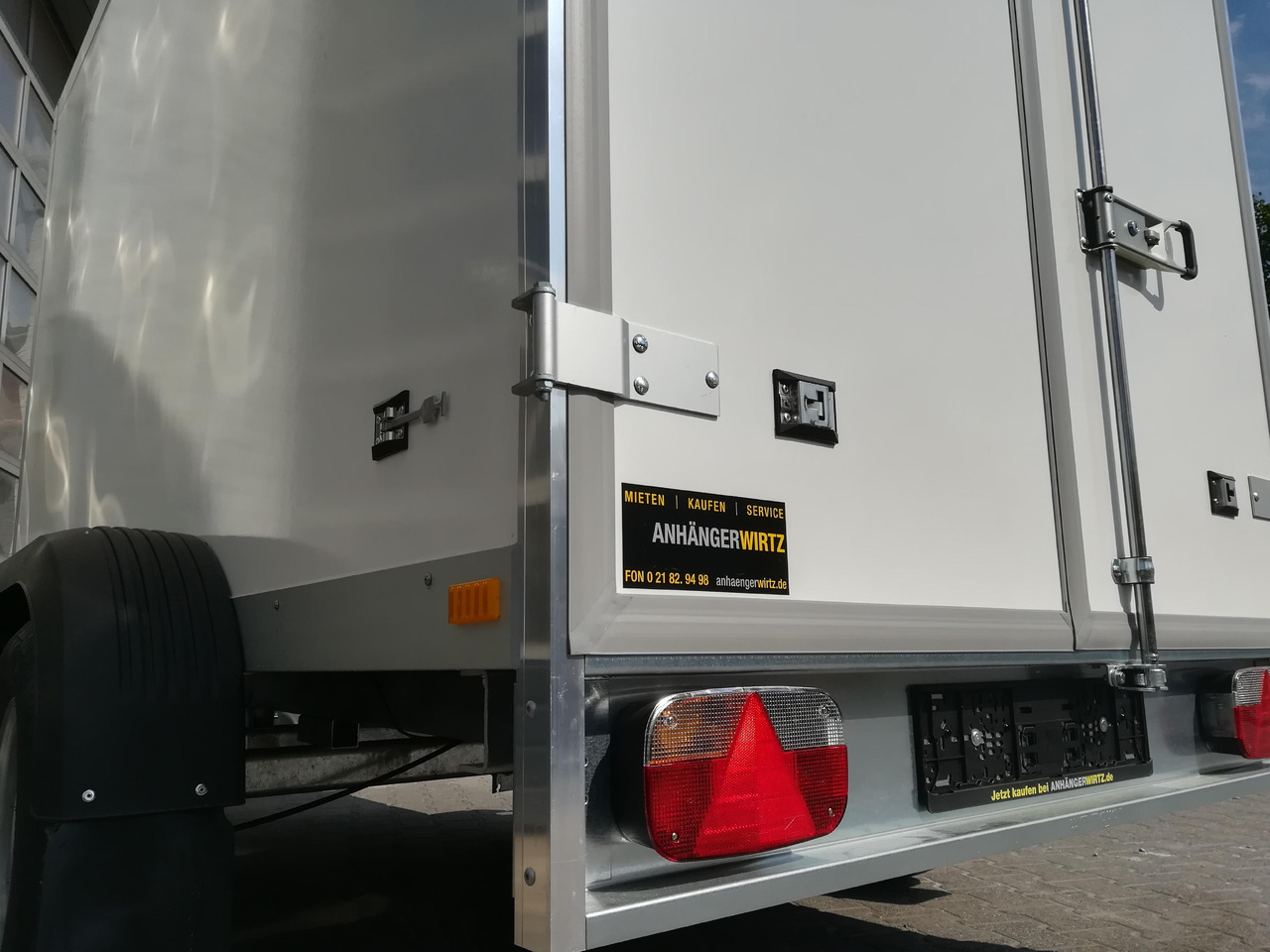 封闭厢式拖车 WM Meyer Koffer AZ 2730/151 S30 301x151x185cm (M) 2700kg Januar Aktion:图8 封闭厢式拖车 WM Meyer Koffer AZ 2730/151 S30 301x151x185cm (M) 2700kg Januar Aktion:图8