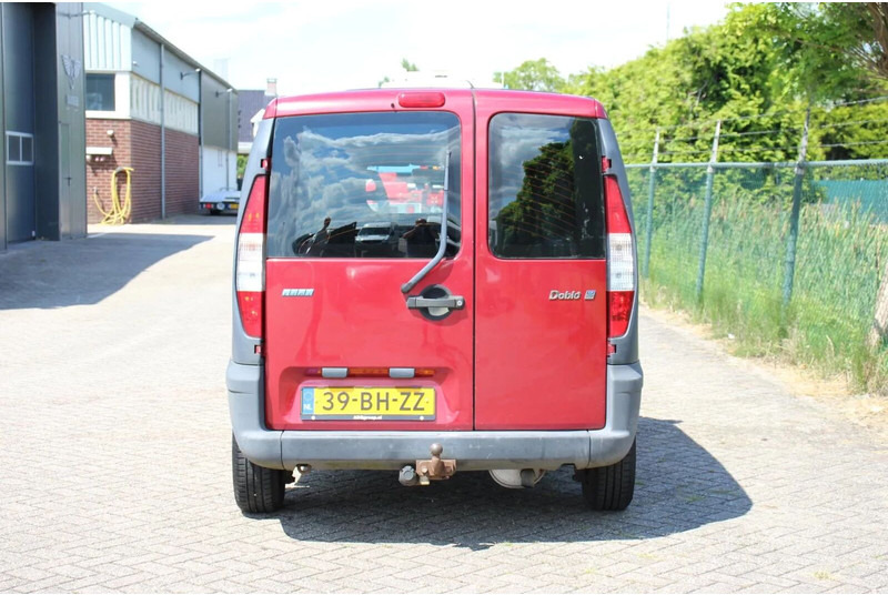 Fiat Doblò Cargo 1.9 JTD SCHUIFDEUR - 无侧窗厢式货车:图4 Fiat Doblò Cargo 1.9 JTD SCHUIFDEUR - 无侧窗厢式货车:图4
