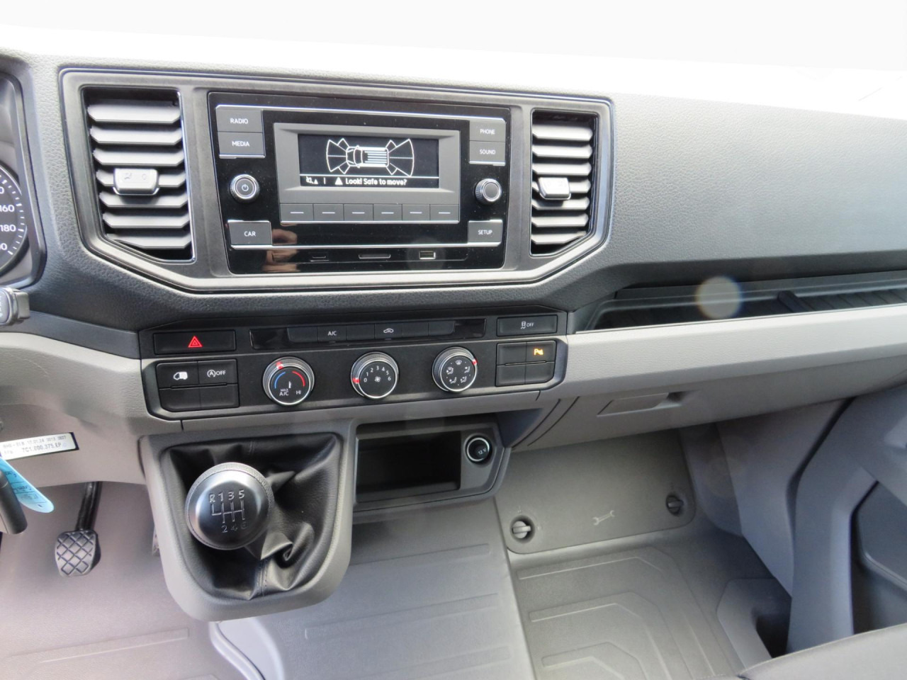 VOLKSWAGEN Crafter 35 L3H3 Kasten Klima ZV - 无侧窗厢式货车:图3 VOLKSWAGEN Crafter 35 L3H3 Kasten Klima ZV - 无侧窗厢式货车:图3