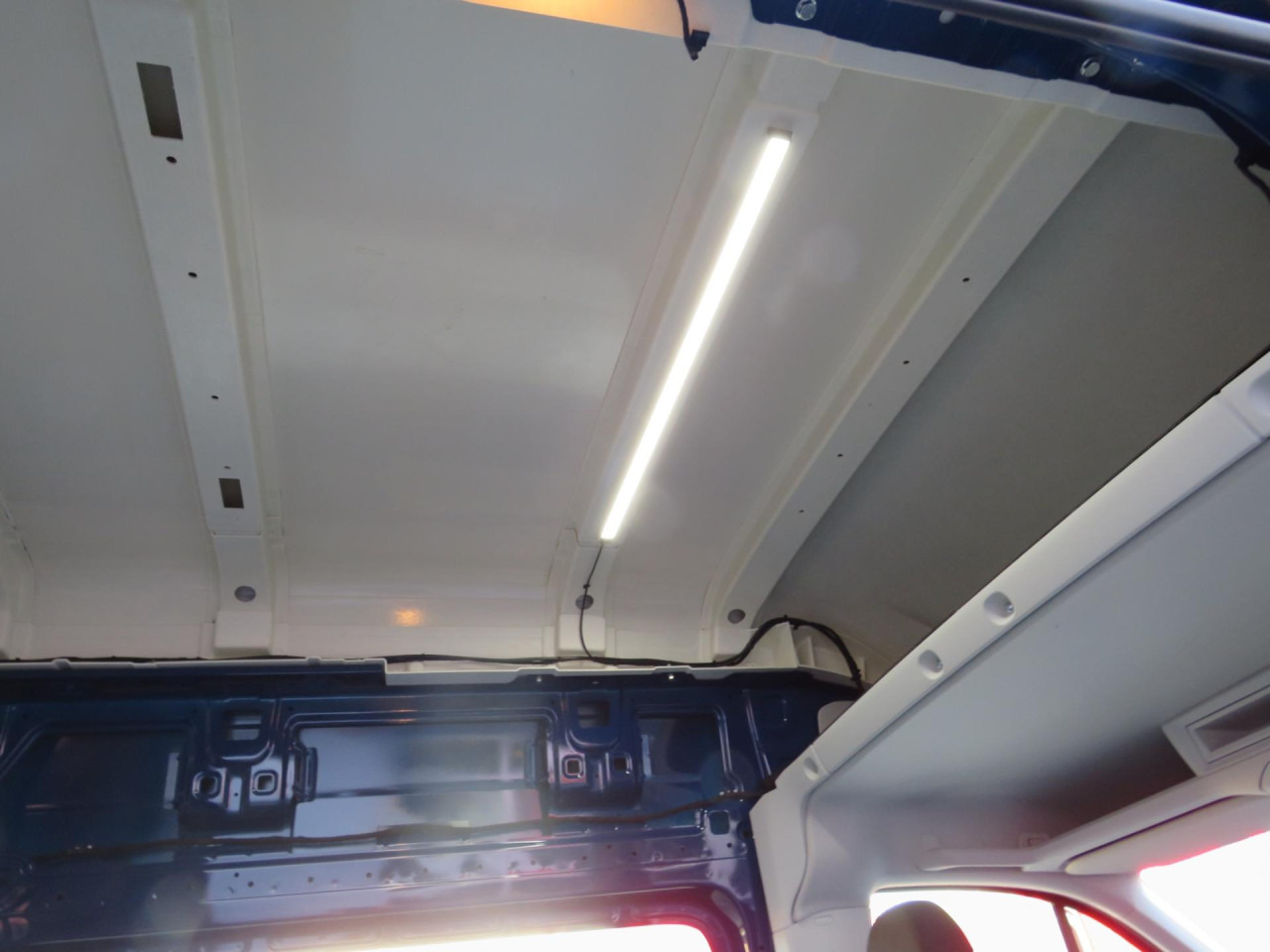 无侧窗厢式货车 VOLKSWAGEN Crafter 55 L5 Superhochdach Doka BOTT-Ausbau Klima：图7