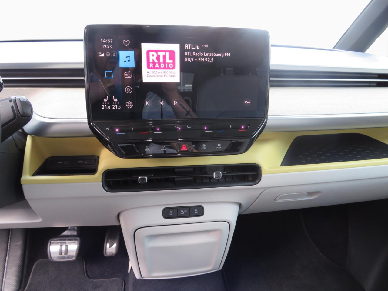 VOLKSWAGEN ID.Buzz Pro Design 150 kW Klima AHK Navi ZV - 汽车:图3 VOLKSWAGEN ID.Buzz Pro Design 150 kW Klima AHK Navi ZV - 汽车:图3