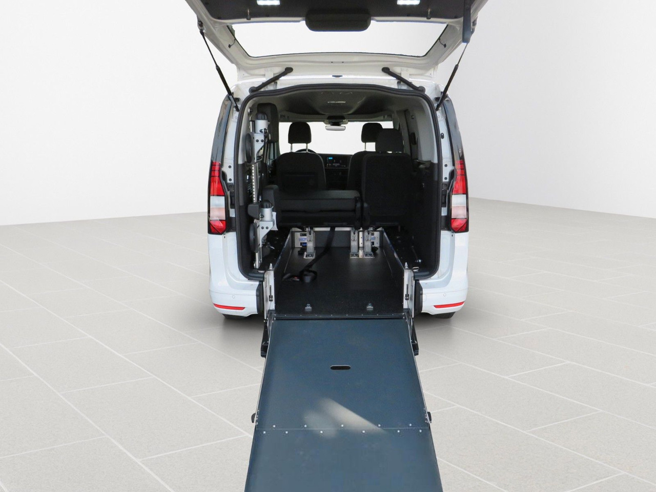 Volkswagen Caddy Maxi Kombi 2.0 TDI Rollstuhl Taxirampe - 汽车:图4 Volkswagen Caddy Maxi Kombi 2.0 TDI Rollstuhl Taxirampe - 汽车:图4