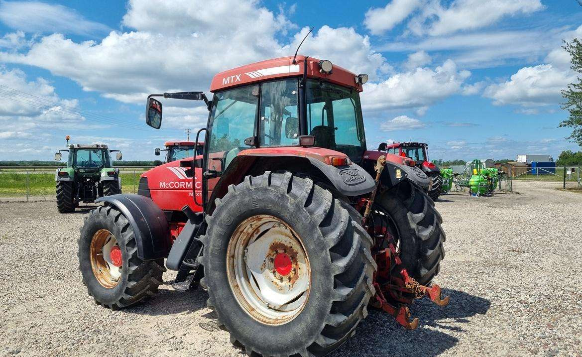 McCORMICK MTX140 - 拖拉机:图3 McCORMICK MTX140 - 拖拉机:图3