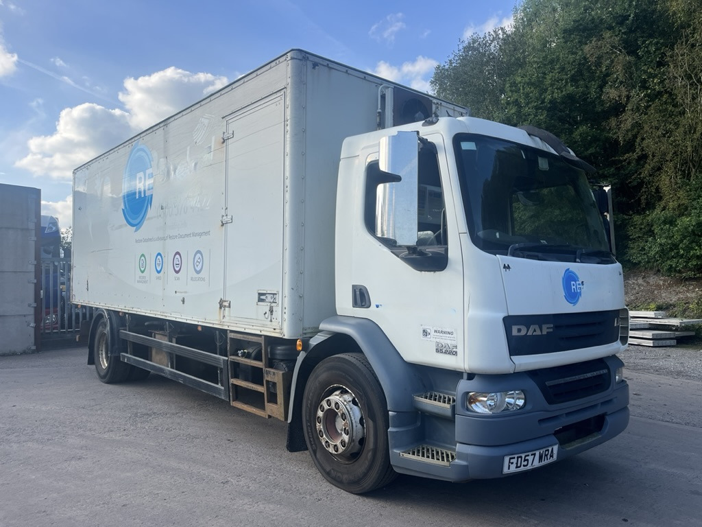 Daf 55LF 220 4x2 Box Van - 厢式货车:图1 Daf 55LF 220 4x2 Box Van - 厢式货车:图1