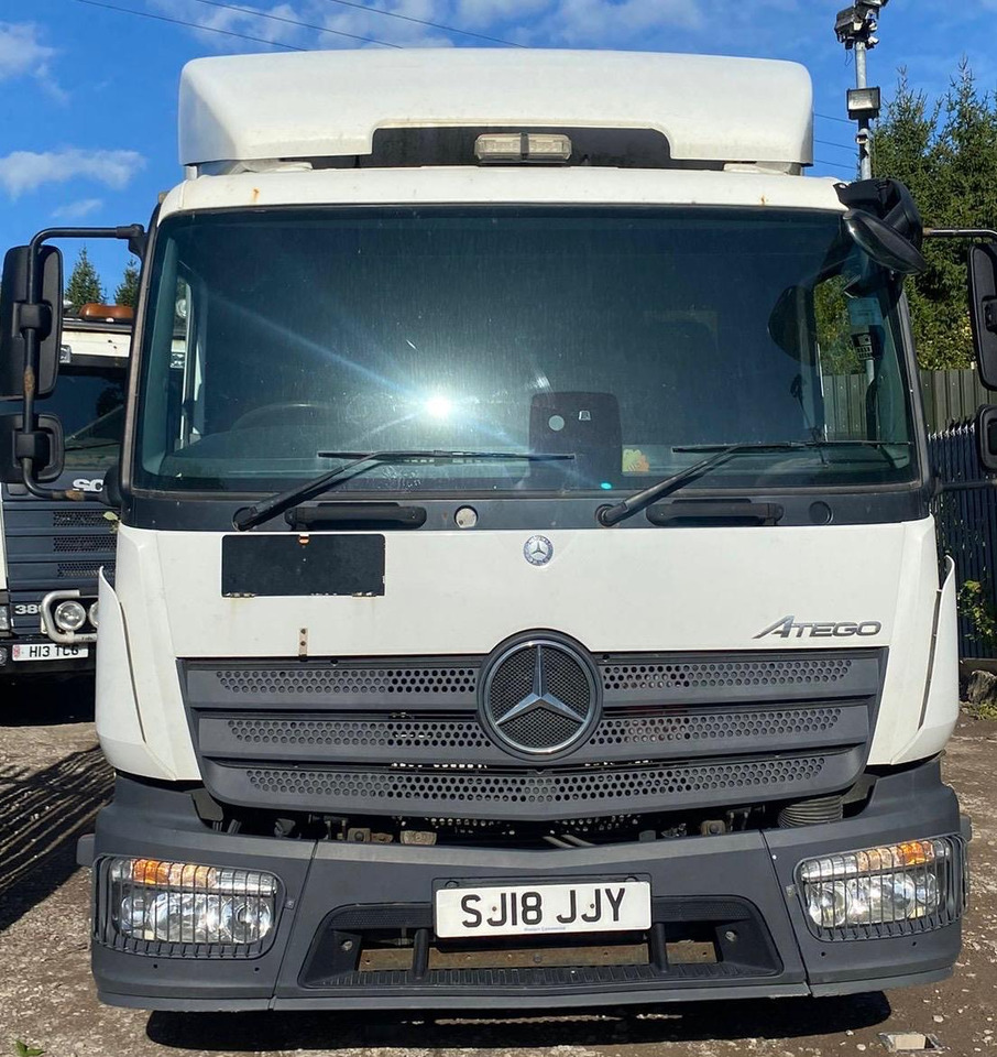 Mercedes Atego 816 - 厢式卡车:图2 Mercedes Atego 816 - 厢式卡车:图2