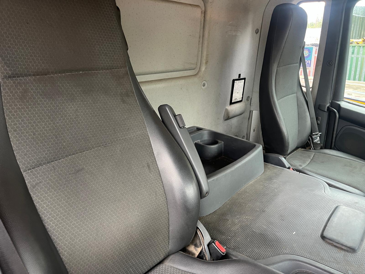 Scania P280 - 栏板式/ 平板卡车:图5 Scania P280 - 栏板式/ 平板卡车:图5