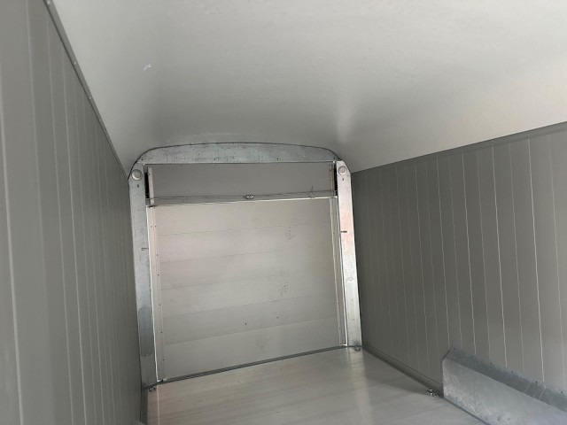 Cheval Liberte Debon Roadster 900 Alu + Türe 3500 kg, 100 km/h, 495x202x202cm 租赁 Cheval Liberte Debon Roadster 900 Alu + Türe 3500 kg, 100 km/h, 495x202x202cm:图7 Cheval Liberte Debon Roadster 900 Alu + Türe 3500 kg, 100 km/h, 495x202x202cm 租赁 Cheval Liberte Debon Roadster 900 Alu + Türe 3500 kg, 100 km/h, 495x202x202cm:图7