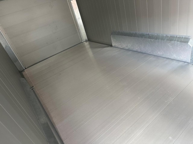 Cheval Liberte Debon Roadster 900 Alu + Türe 3500 kg, 100 km/h, 495x202x202cm 租赁 Cheval Liberte Debon Roadster 900 Alu + Türe 3500 kg, 100 km/h, 495x202x202cm:图6 Cheval Liberte Debon Roadster 900 Alu + Türe 3500 kg, 100 km/h, 495x202x202cm 租赁 Cheval Liberte Debon Roadster 900 Alu + Türe 3500 kg, 100 km/h, 495x202x202cm:图6