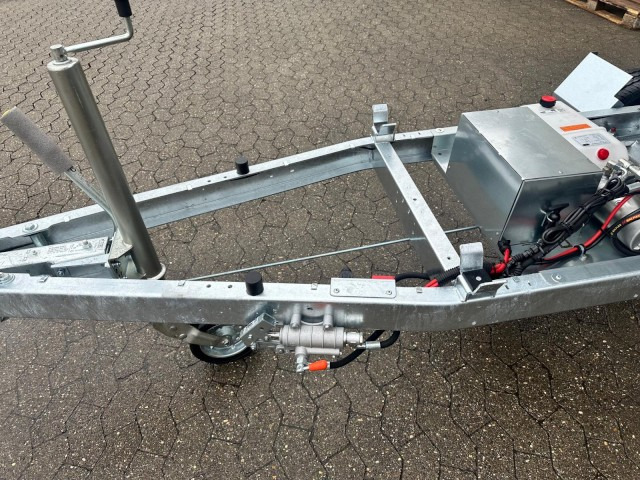 Humbaur HUK 182715 Heckkipper 1,8 t. E-Pumpe, 2680 x 1500 x 300mm - 翻斗拖车:图4 Humbaur HUK 182715 Heckkipper 1,8 t. E-Pumpe, 2680 x 1500 x 300mm - 翻斗拖车:图4