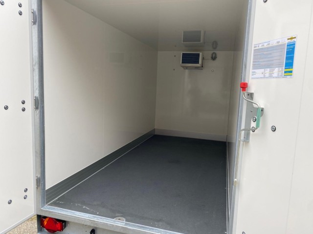 Humbaur Kühlanhänger HGK 303718-21 PF60 Deluxe 3,0 to. 3630x1670x1970mm - 冷藏拖车:图2 Humbaur Kühlanhänger HGK 303718-21 PF60 Deluxe 3,0 to. 3630x1670x1970mm - 冷藏拖车:图2