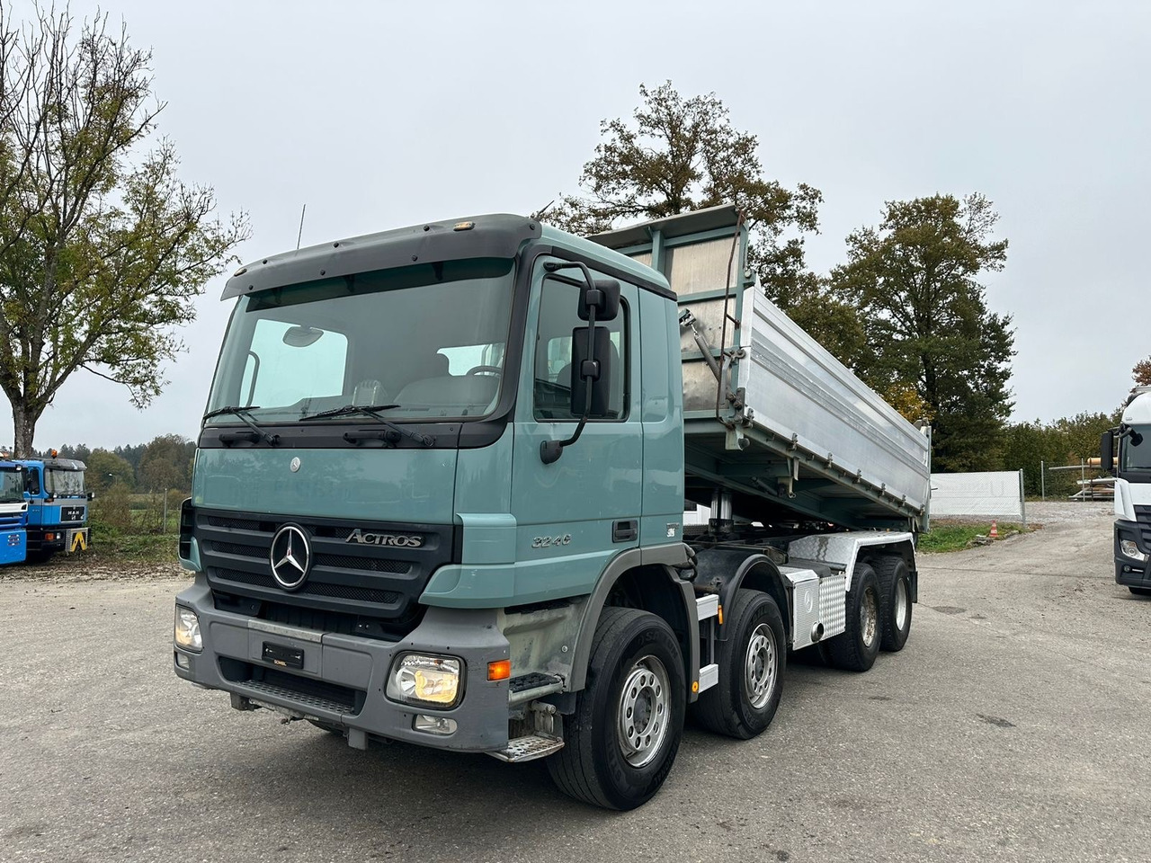 MERCEDES-BENZ Actros 3246 8x4 Kipper - 翻斗车:图1 MERCEDES-BENZ Actros 3246 8x4 Kipper - 翻斗车:图1