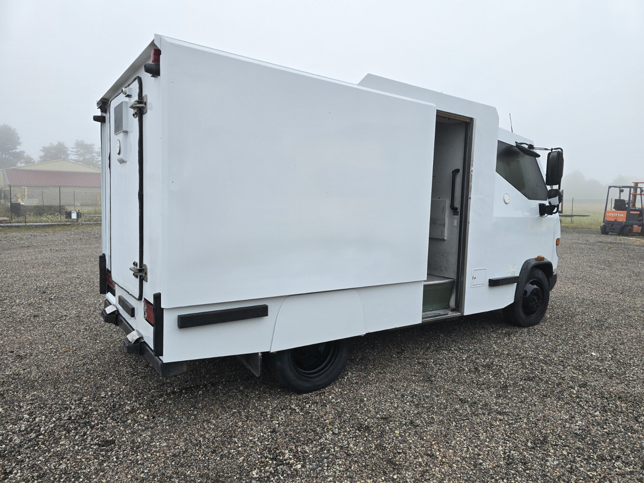 Mercedes Vario 816 - 清洁车辆:图4 Mercedes Vario 816 - 清洁车辆:图4