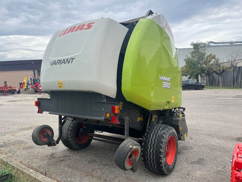 Claas Variant 380 - 圆形打包机:图2 Claas Variant 380 - 圆形打包机:图2