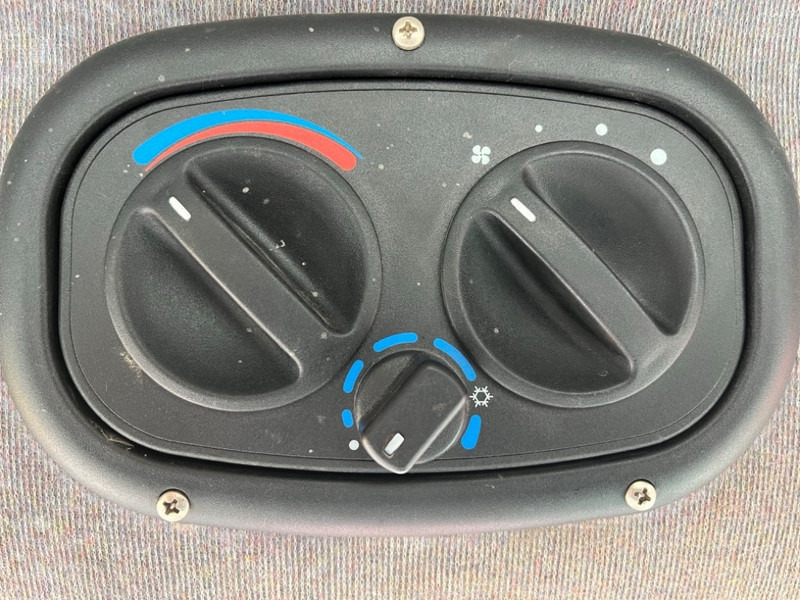 拖拉机 New Holland TN 55 D:图13 拖拉机 New Holland TN 55 D:图13