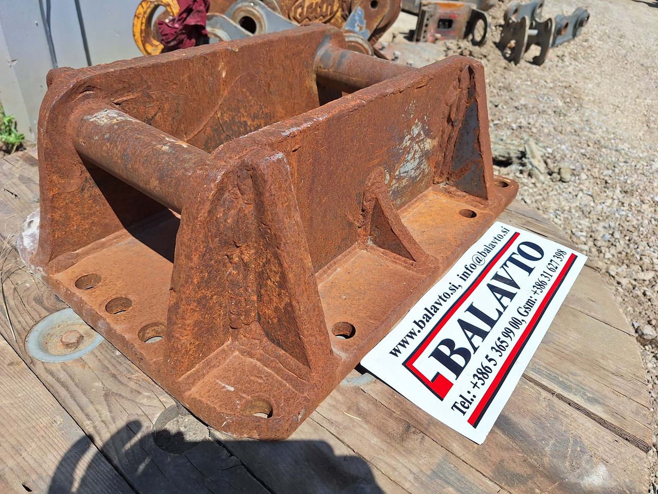 Attachment plate - 快速耦合器 适用于 建筑机械:图1 Attachment plate - 快速耦合器 适用于 建筑机械:图1