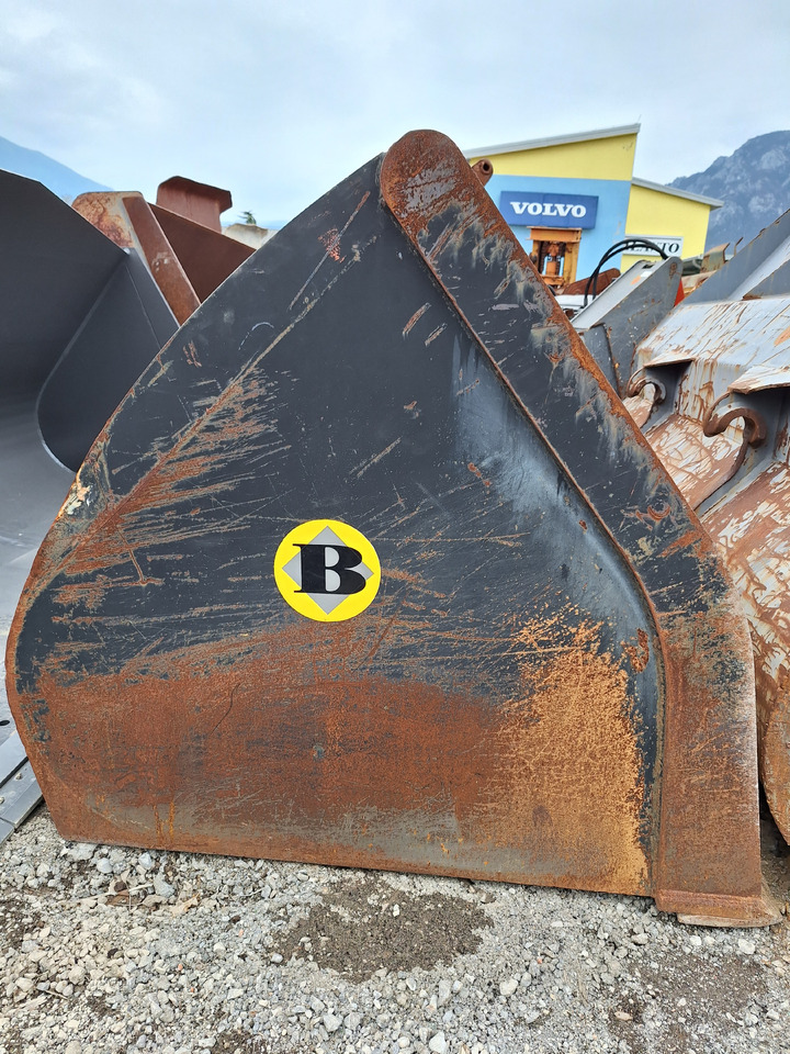 Loader bucket 2200 mm BOE - 装载机铲斗:图1 Loader bucket 2200 mm BOE - 装载机铲斗:图1