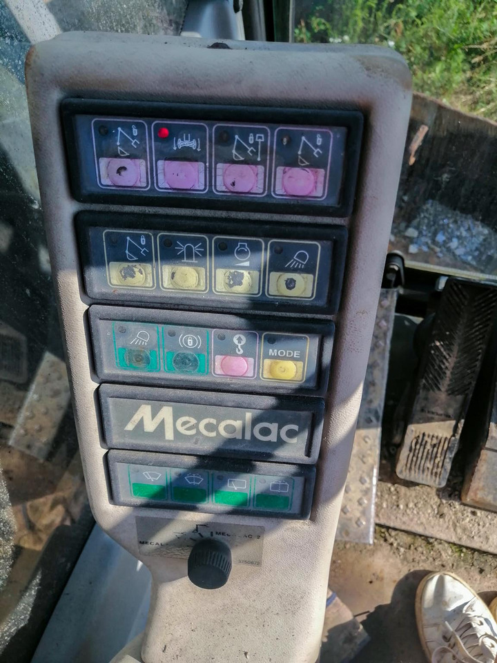 MECALAC 14 MXT - 轮式挖掘机:图4 MECALAC 14 MXT - 轮式挖掘机:图4