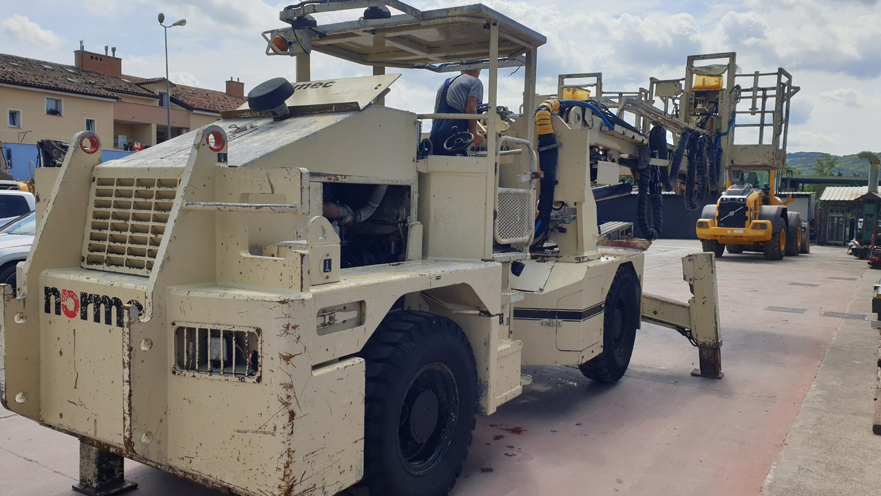 Normet Himec 9905 BT - 采矿机械:图4 Normet Himec 9905 BT - 采矿机械:图4