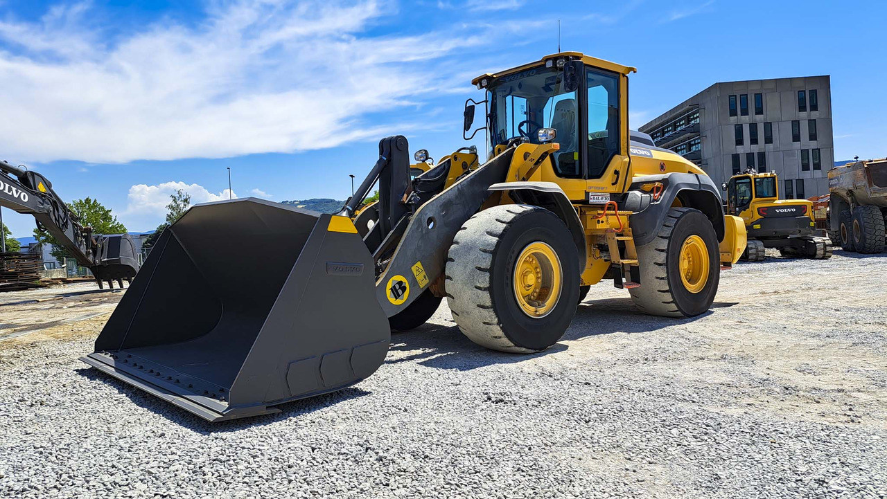 VOLVO L120H - 轮式装载机:图1 VOLVO L120H - 轮式装载机:图1