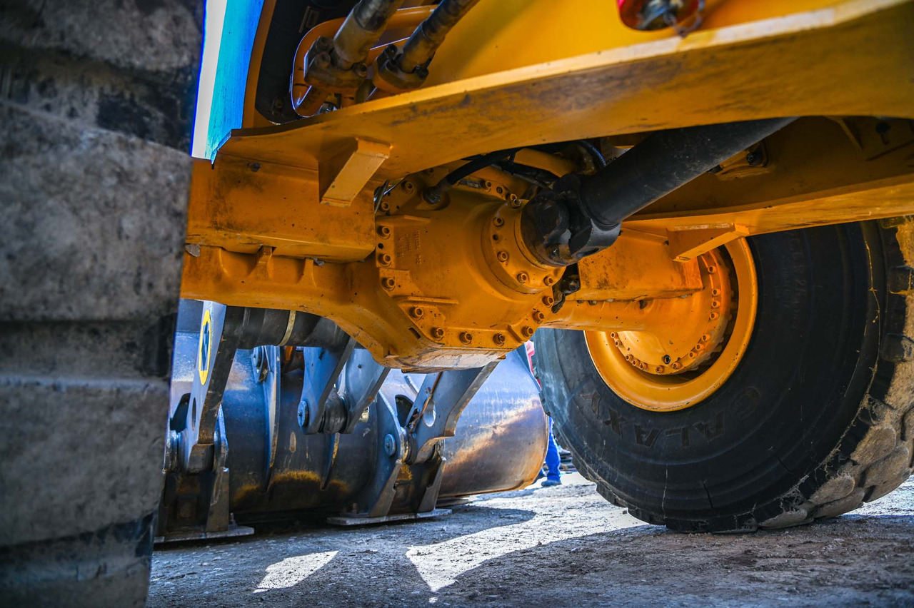 轮式装载机 VOLVO L180H：图31