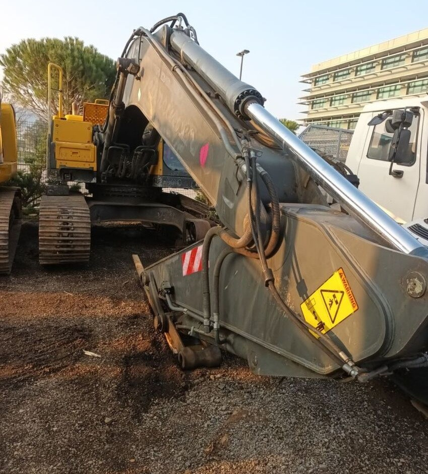 Volvo EC210BNL - 履带式挖掘机:图1 Volvo EC210BNL - 履带式挖掘机:图1
