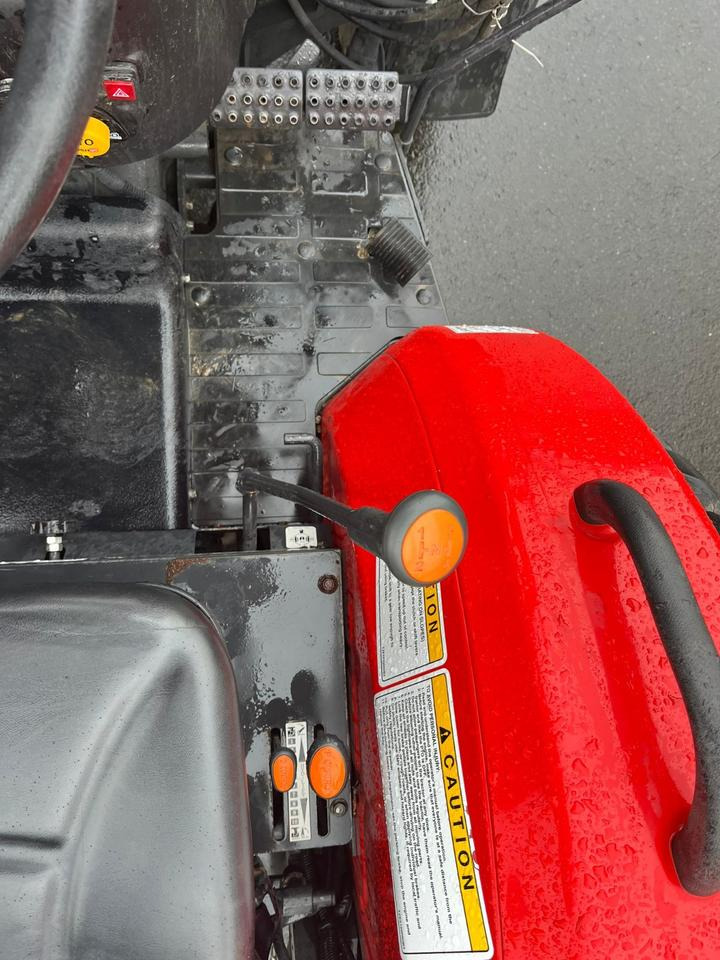 紧凑型拖拉机 Branson F50RN Traktor, Frontlader, wenig Stunden, Fronthydraulik:图7 紧凑型拖拉机 Branson F50RN Traktor, Frontlader, wenig Stunden, Fronthydraulik:图7