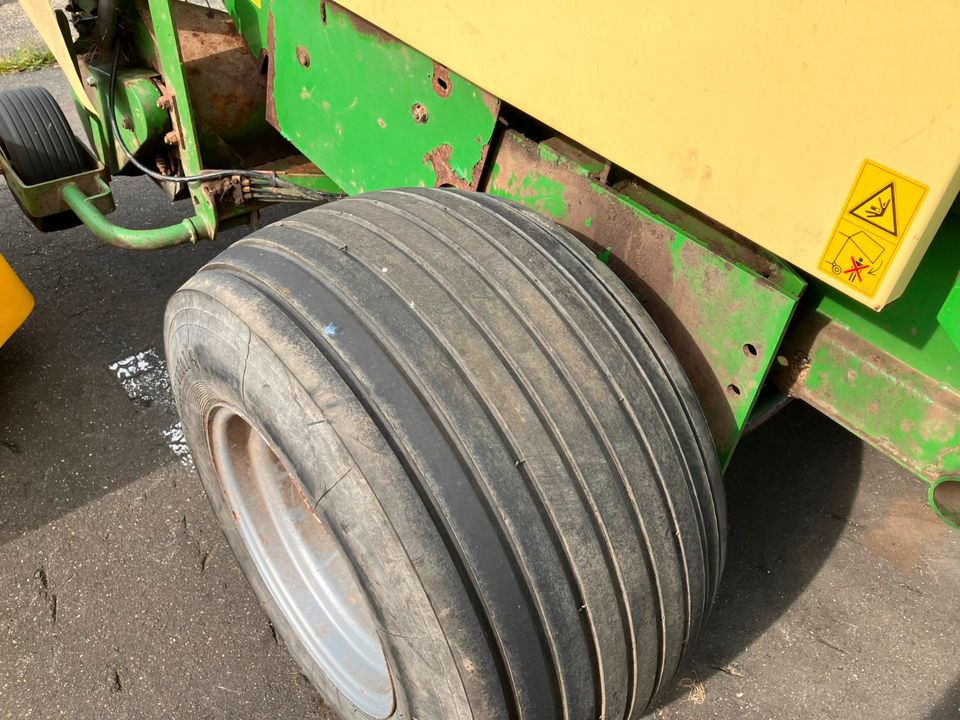 Krone Rundballenpresse VP 1500 MC Schneidwerk Netzbindung - 圆形打包机:图3 Krone Rundballenpresse VP 1500 MC Schneidwerk Netzbindung - 圆形打包机:图3