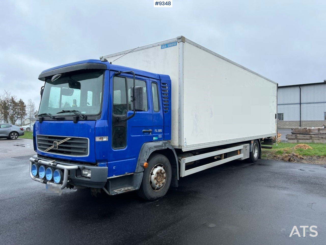 Box Truck Volvo FL6 4X2 with tail lift - 厢式卡车:图1 Box Truck Volvo FL6 4X2 with tail lift - 厢式卡车:图1