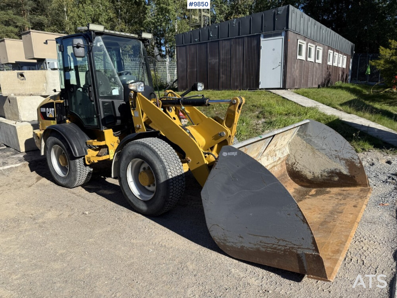 CAT 908M Wheel loader with Gears - 轮式装载机:图2 CAT 908M Wheel loader with Gears - 轮式装载机:图2