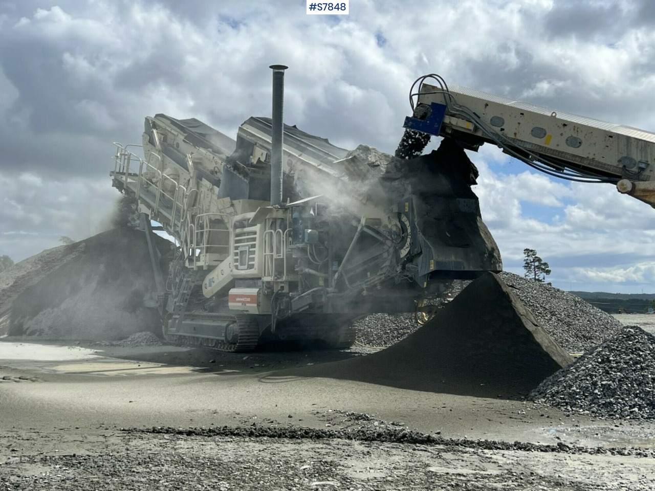 Crusher on tracks, Metso Lokotrack LT 330D (See video) - 破碎机:图2 Crusher on tracks, Metso Lokotrack LT 330D (See video) - 破碎机:图2