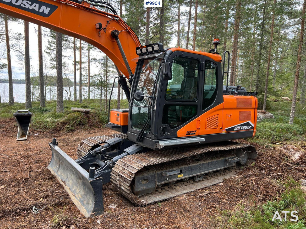 履带式挖掘机 Doosan DX140LC-7 Excavator with rotor and equipments:图11 履带式挖掘机 Doosan DX140LC-7 Excavator with rotor and equipments:图11