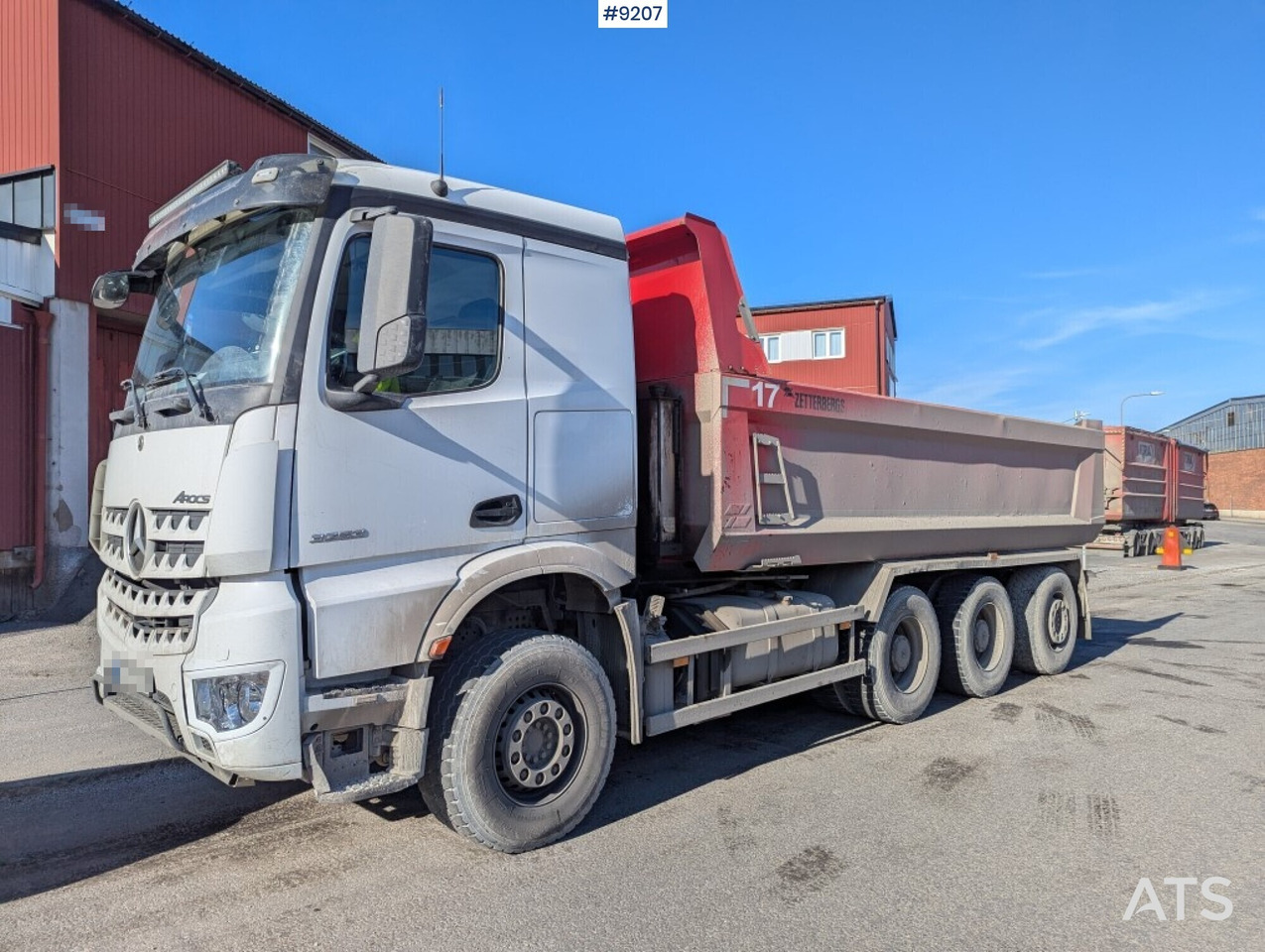 Dump / tipper truck Mercedes Benz Arocs 3253 8X4 - 翻斗车:图1 Dump / tipper truck Mercedes Benz Arocs 3253 8X4 - 翻斗车:图1