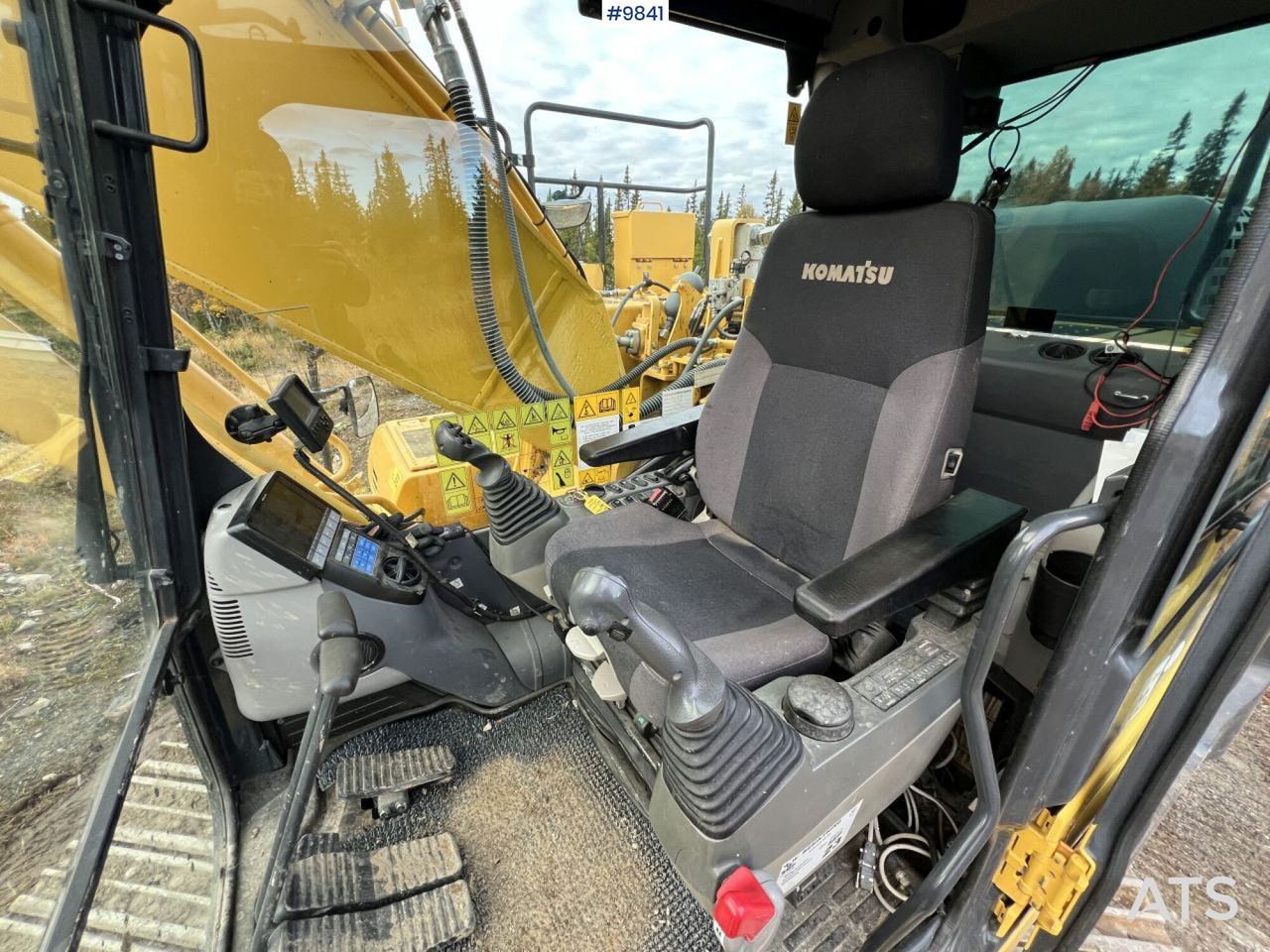 Excavator Komatsu HB 215 LC-2 with Tiltrotator and Buckets(See Video) - 履带式挖掘机:图5 Excavator Komatsu HB 215 LC-2 with Tiltrotator and Buckets(See Video) - 履带式挖掘机:图5