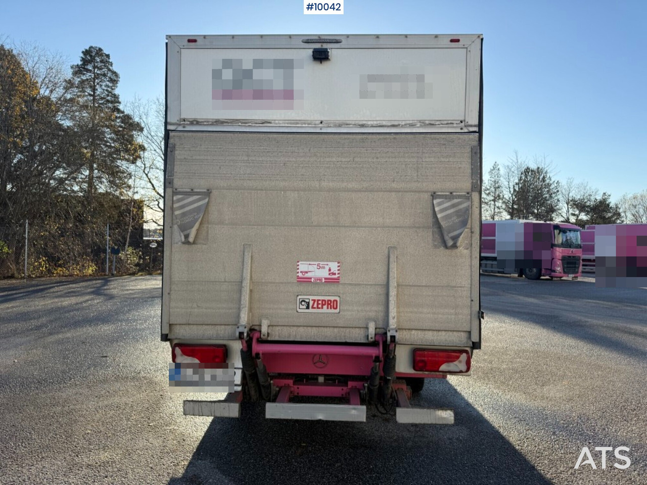 Mercedes Benz Sprinter with tail lift - 厢式货车:图4 Mercedes Benz Sprinter with tail lift - 厢式货车:图4