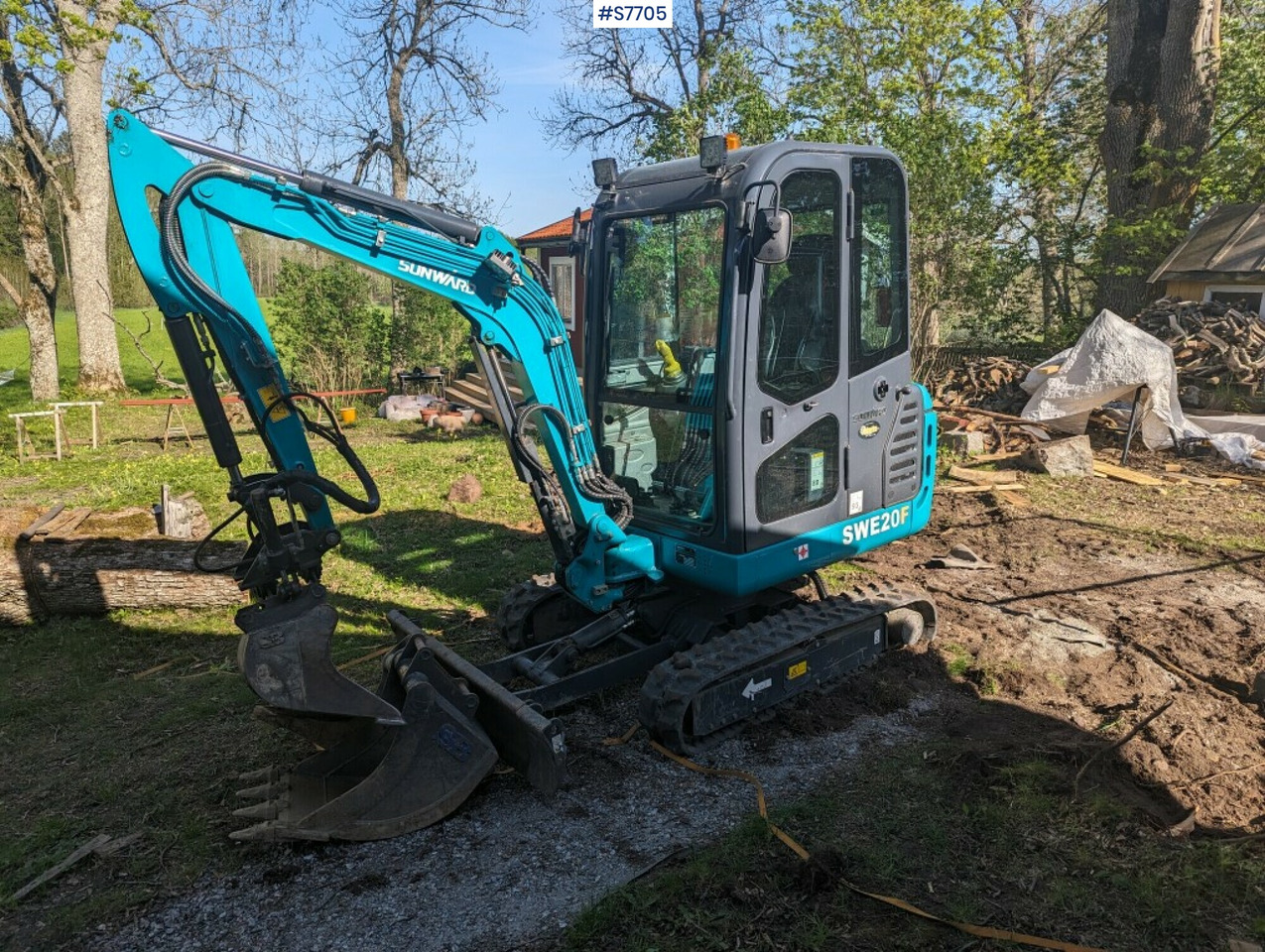 Mini excavator Sunward SWE20F with buckets SEE VIDEO - 小型挖掘机:图1 Mini excavator Sunward SWE20F with buckets SEE VIDEO - 小型挖掘机:图1