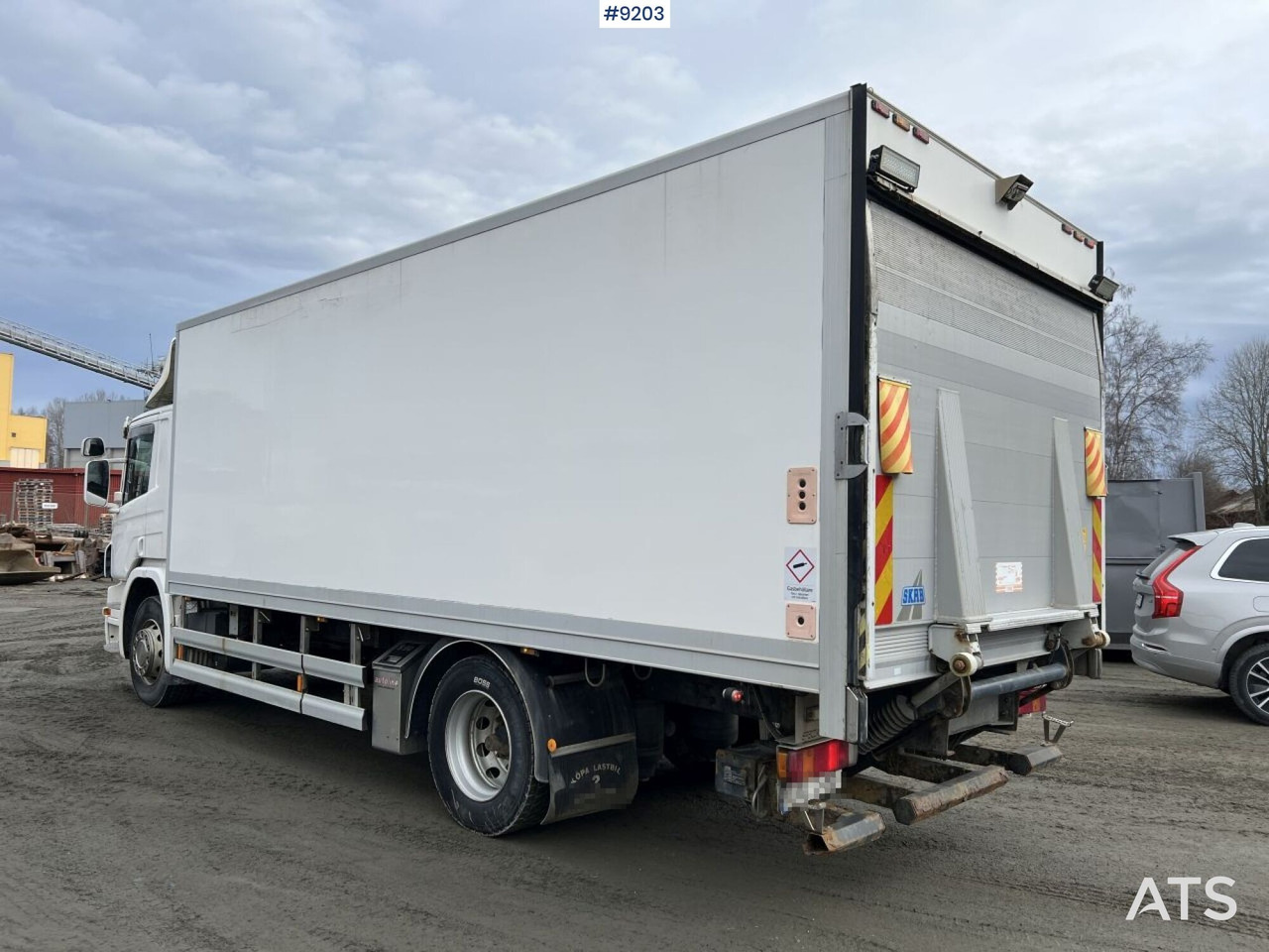 厢式卡车 Scania P280 Box Truck with tailgate lift (VIDEO)：图7