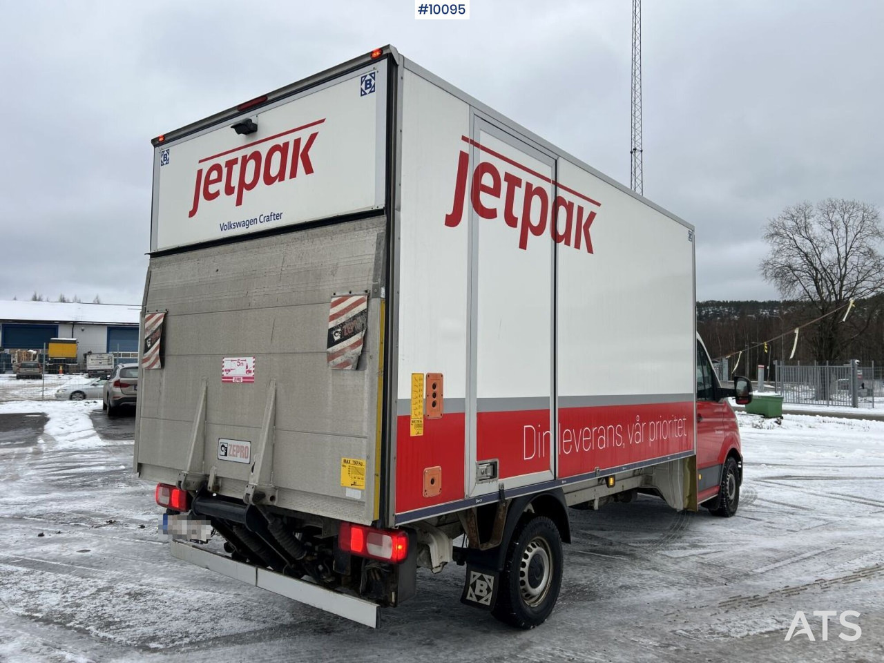 VOLKSWAGEN CRAFTER with tailgate lift - 厢式货车:图4 VOLKSWAGEN CRAFTER with tailgate lift - 厢式货车:图4