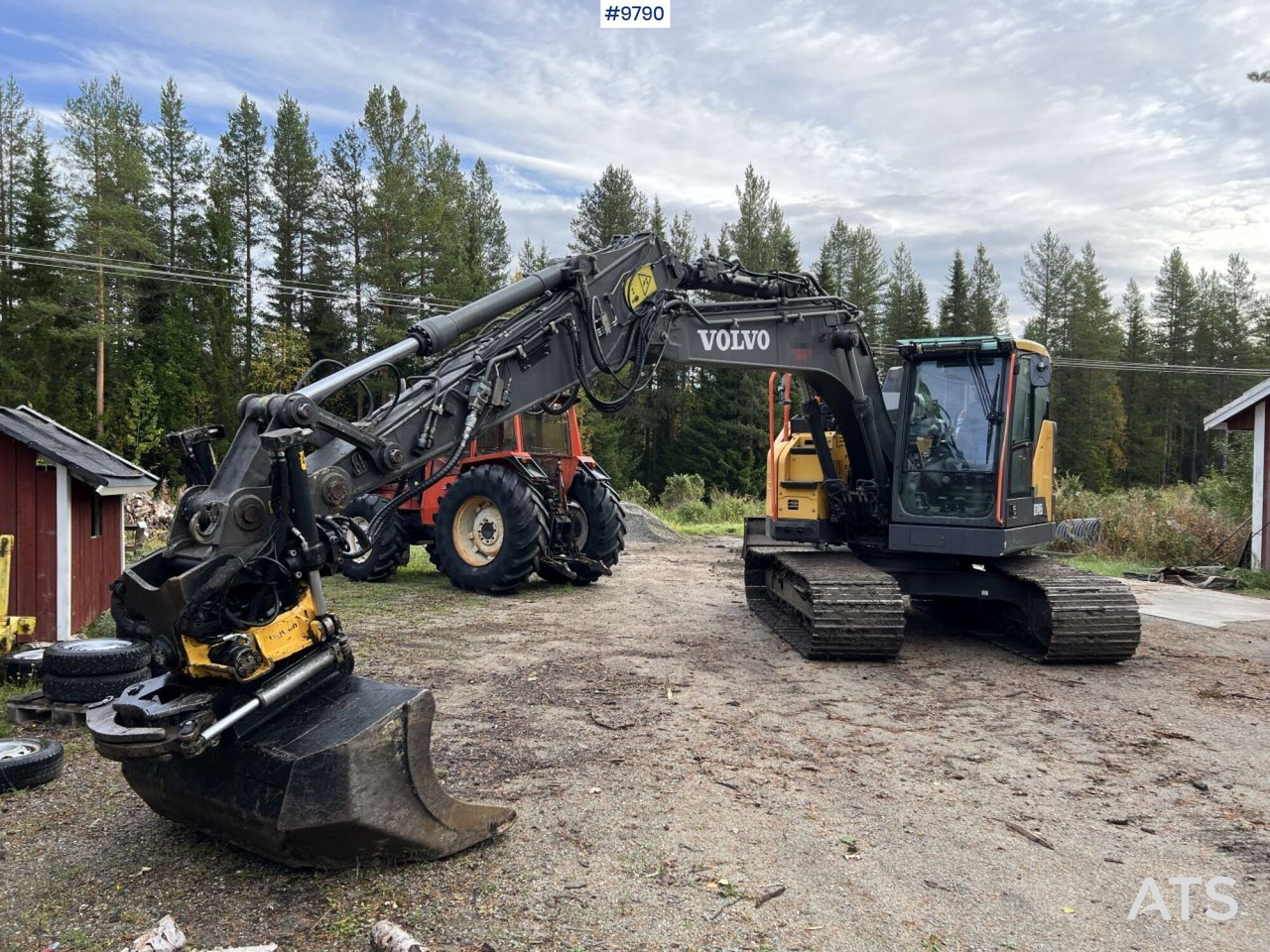 履带式挖掘机 VOLVO ECR145 EL Excavator with attachments：图8
