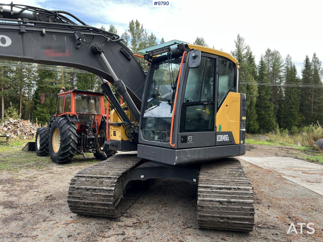 VOLVO ECR145 EL Excavator with attachments - 履带式挖掘机:图2 VOLVO ECR145 EL Excavator with attachments - 履带式挖掘机:图2