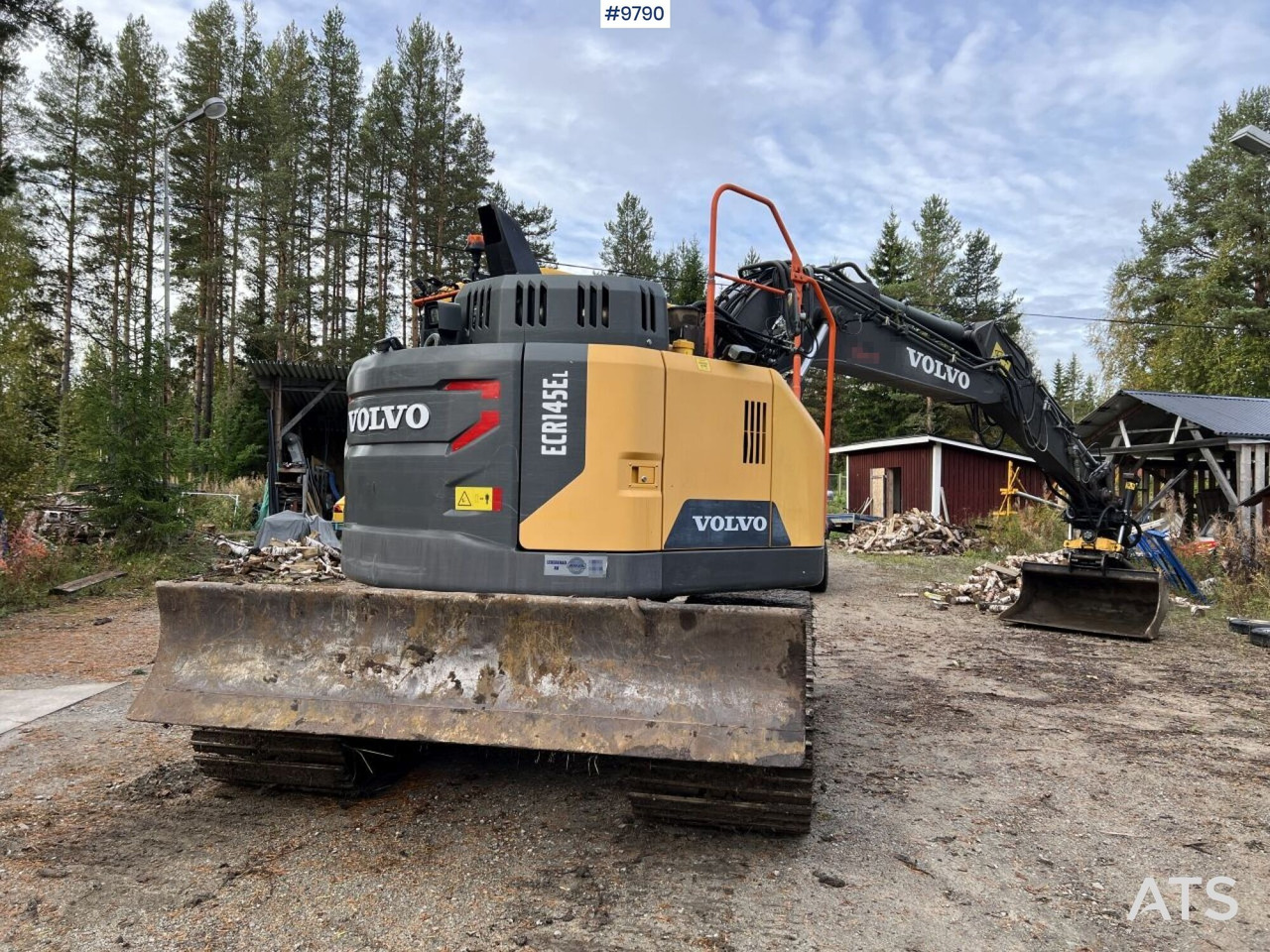 履带式挖掘机 VOLVO ECR145 EL Excavator with attachments：图11