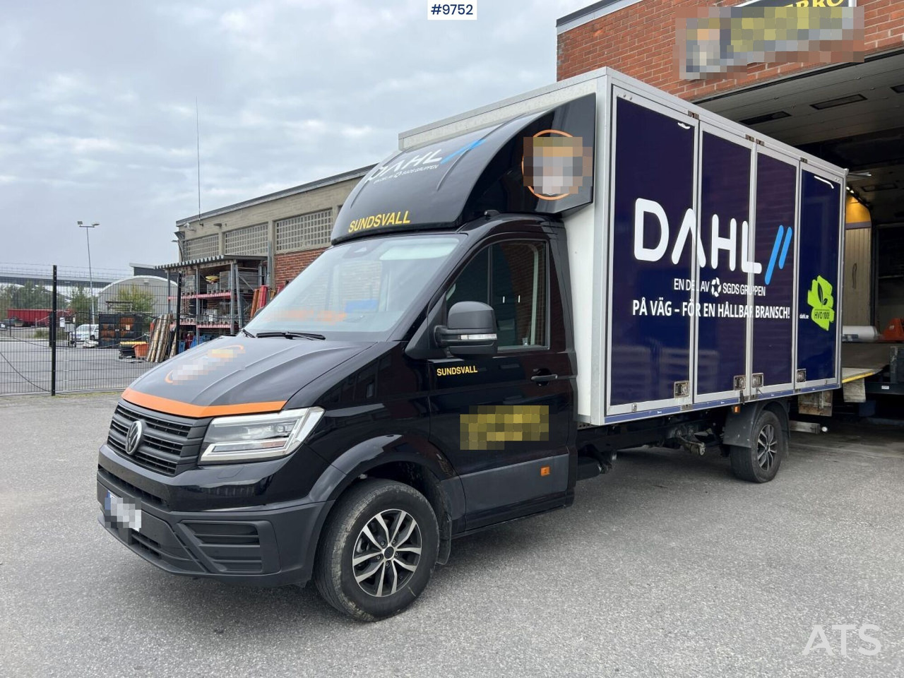 Volkswagen Crafter with tail lift - 厢式货车:图1 Volkswagen Crafter with tail lift - 厢式货车:图1