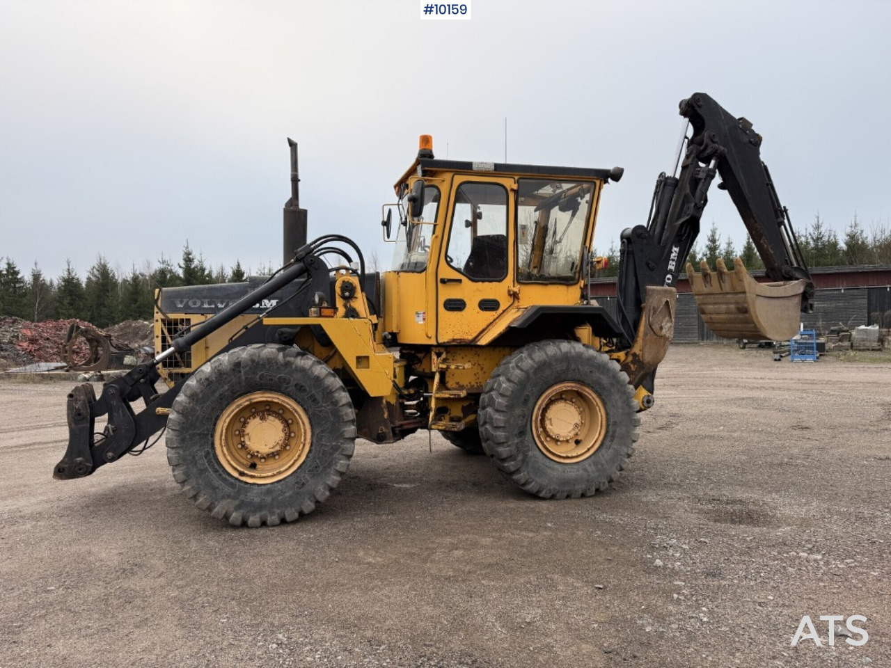 Volvo BM 6300 backhoe loader with attachments (VIDEO) - 反铲装载机:图2 Volvo BM 6300 backhoe loader with attachments (VIDEO) - 反铲装载机:图2
