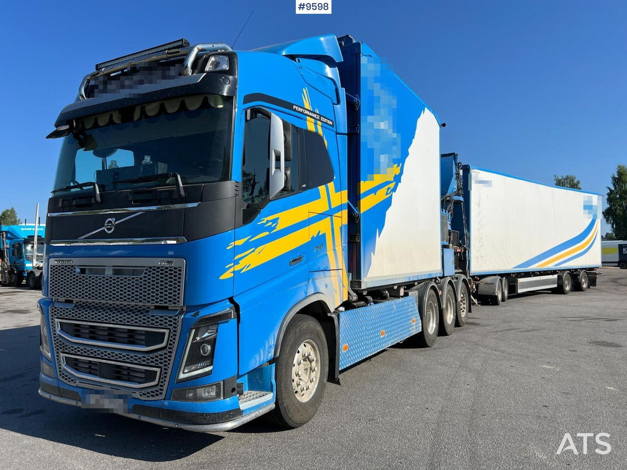 Volvo FH16 8*4 Bruks wood chipper - 翻斗车, 起重车:图1 Volvo FH16 8*4 Bruks wood chipper - 翻斗车, 起重车:图1