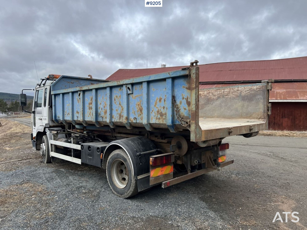 Volvo FL 6 4X2 Truncated hooklift with flatbed - 吊钩升降车:图3 Volvo FL 6 4X2 Truncated hooklift with flatbed - 吊钩升降车:图3