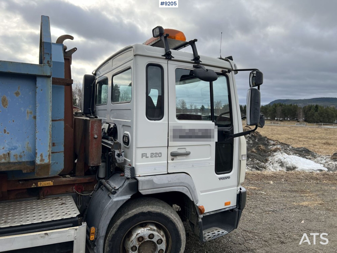 Volvo FL 6 4X2 Truncated hooklift with flatbed - 吊钩升降车:图5 Volvo FL 6 4X2 Truncated hooklift with flatbed - 吊钩升降车:图5