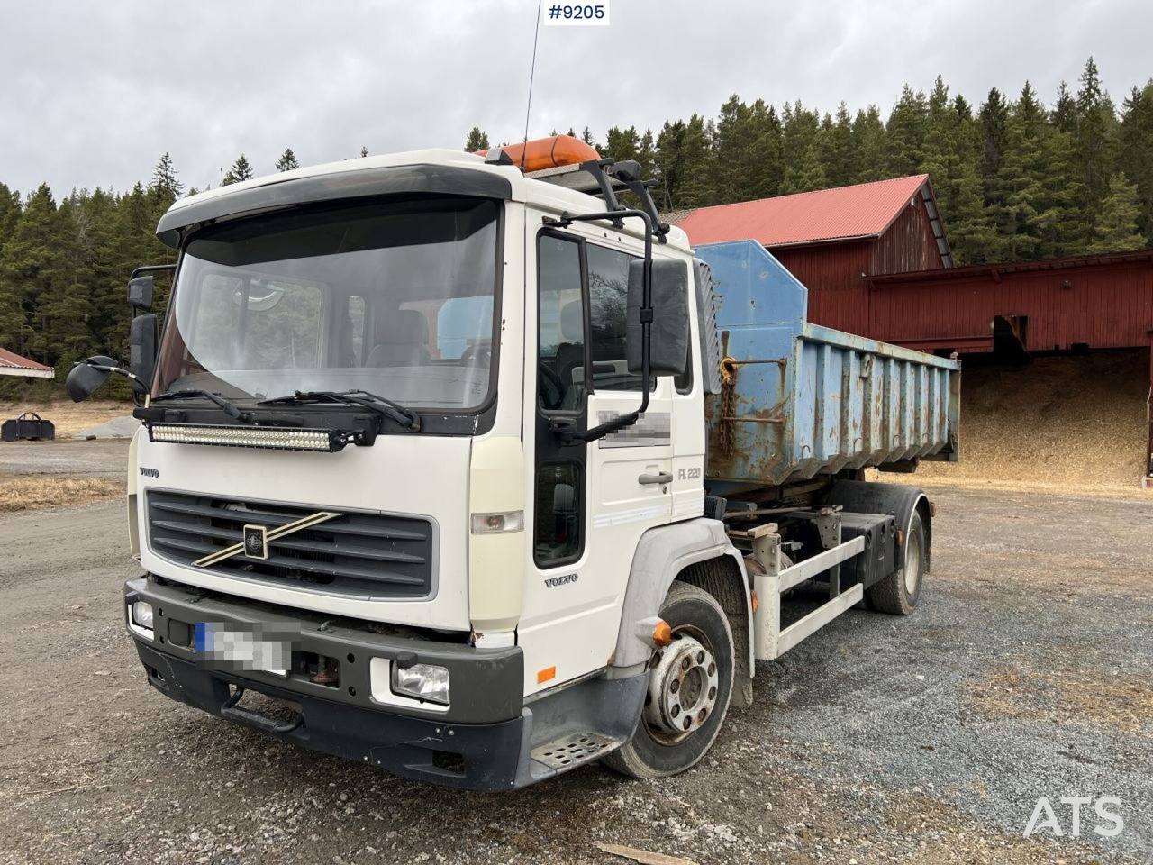Volvo FL 6 4X2 Truncated hooklift with flatbed - 吊钩升降车:图2 Volvo FL 6 4X2 Truncated hooklift with flatbed - 吊钩升降车:图2